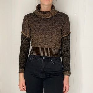 Cropped Turtleneck